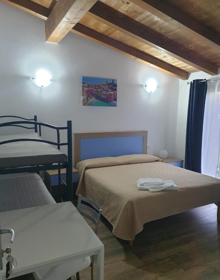 Hotel Ca Thomas Castelnuovo Magra Habitación foto