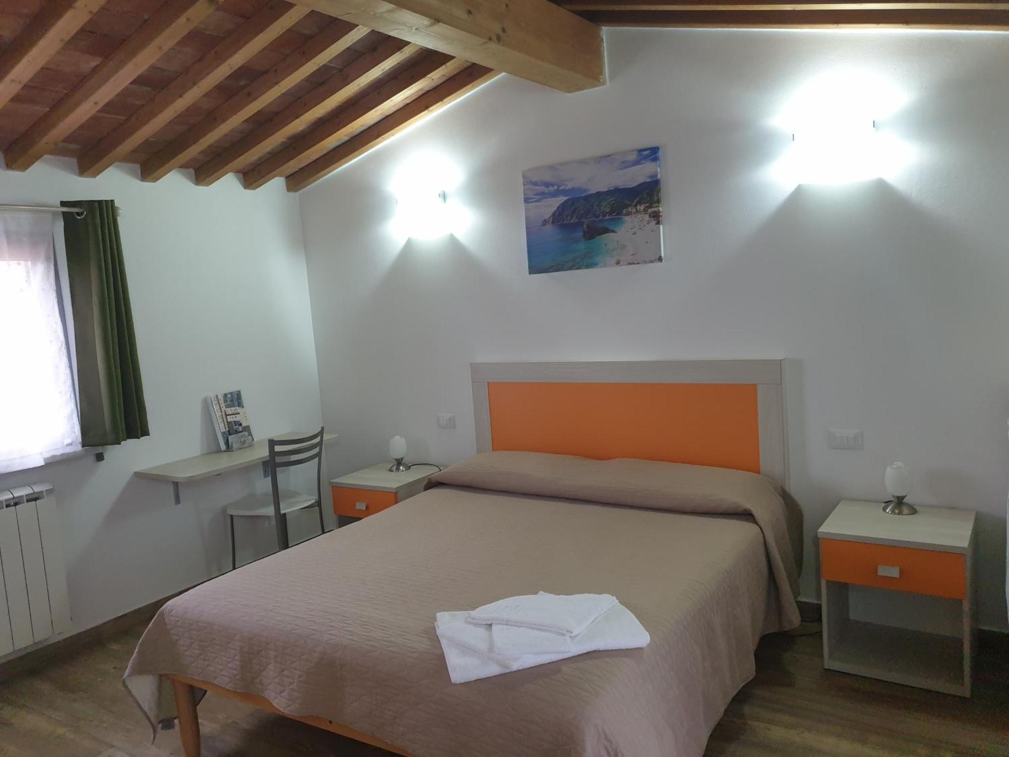 Hotel Ca Thomas Castelnuovo Magra Habitación foto